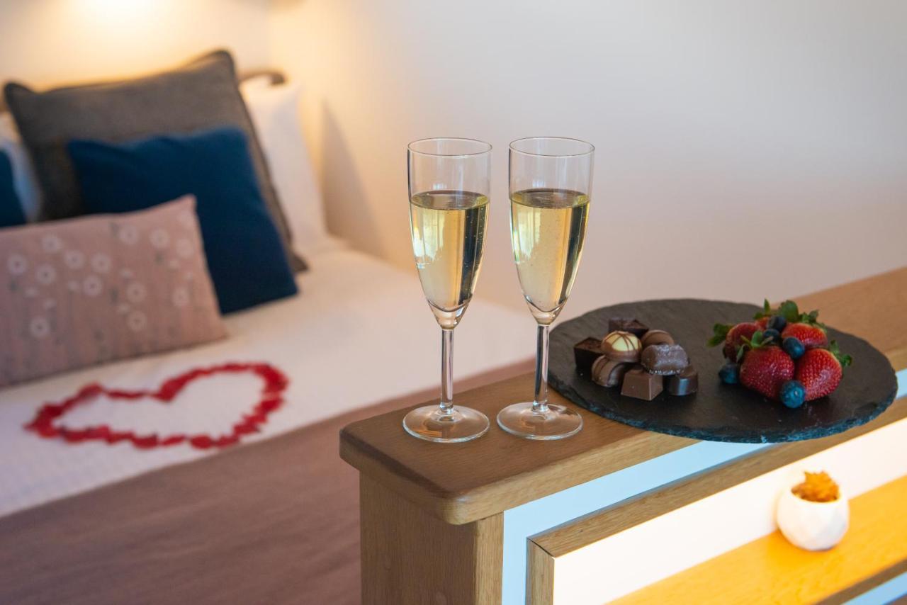 Bonnie Barns - Adults Only Luxury Lodges With Hot Tubs Luss Exteriör bild